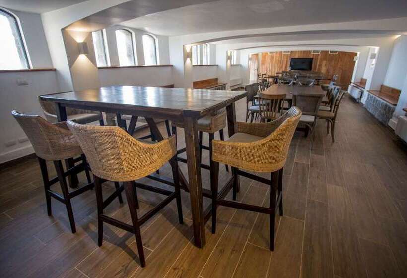 Yachting Hotel Quintero