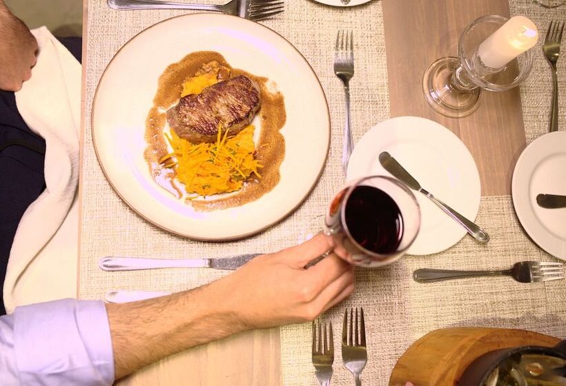 Yachting Hotel Quintero