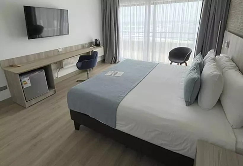 Yachting Hotel Quintero