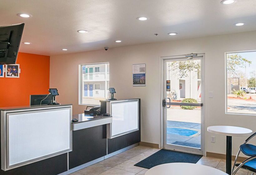 Motel 6bay Saint Louis, Ms