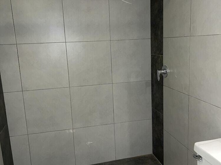 בית מלון כפרי Alston Inn