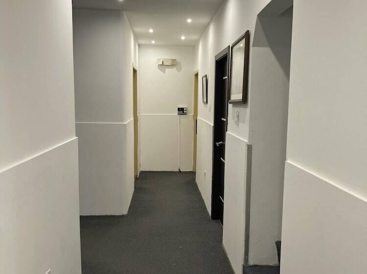 בית מלון כפרי Alston Inn