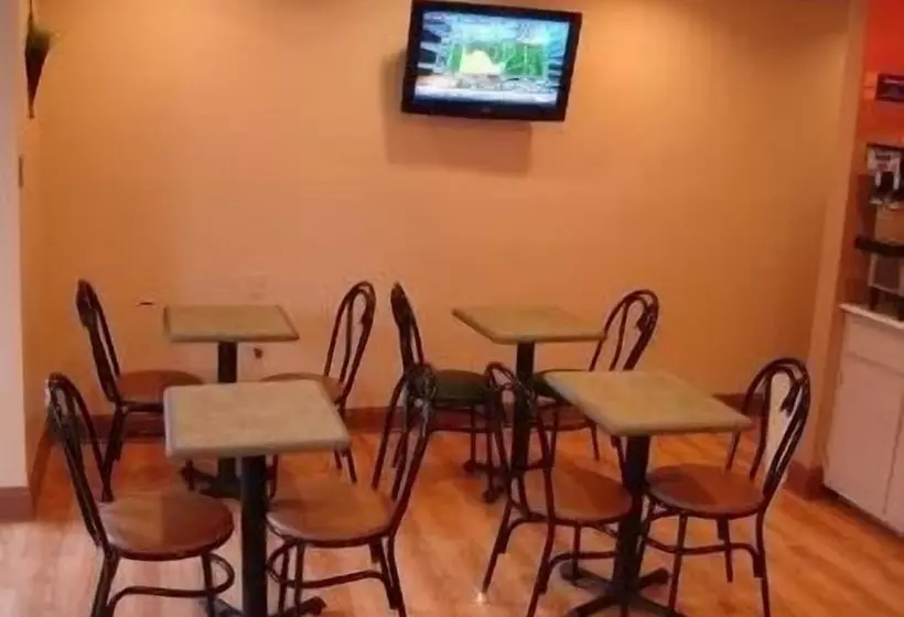 Отель America Best Value Inn Kosciusko