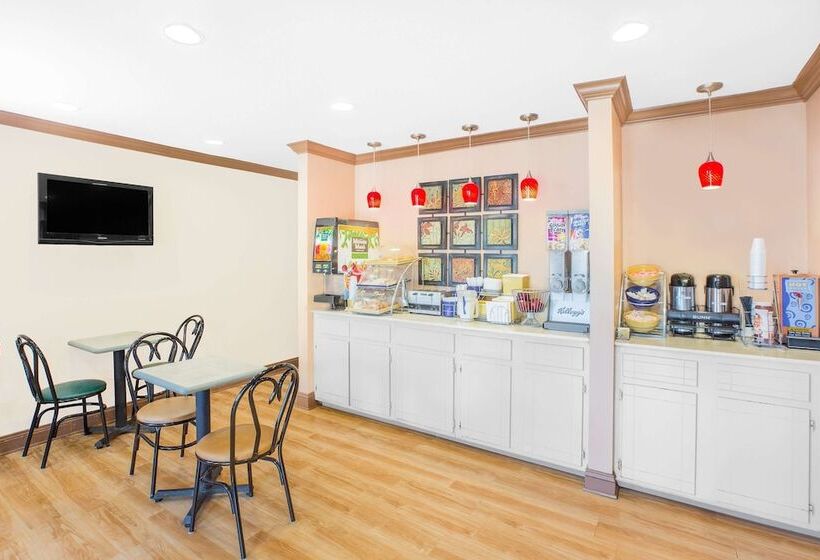 Отель America Best Value Inn Kosciusko