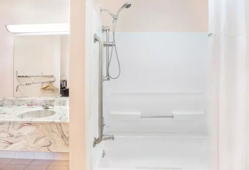 Отель America Best Value Inn Kosciusko