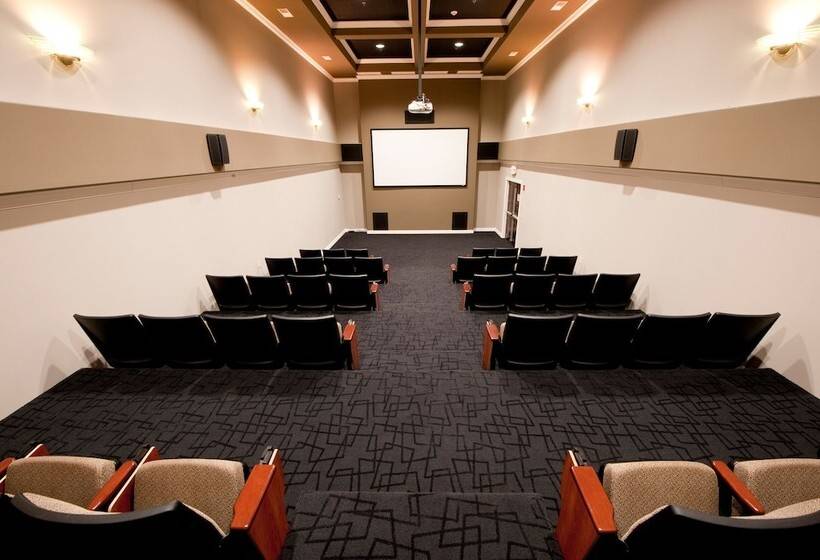 فندق Camden On The Lake Resort