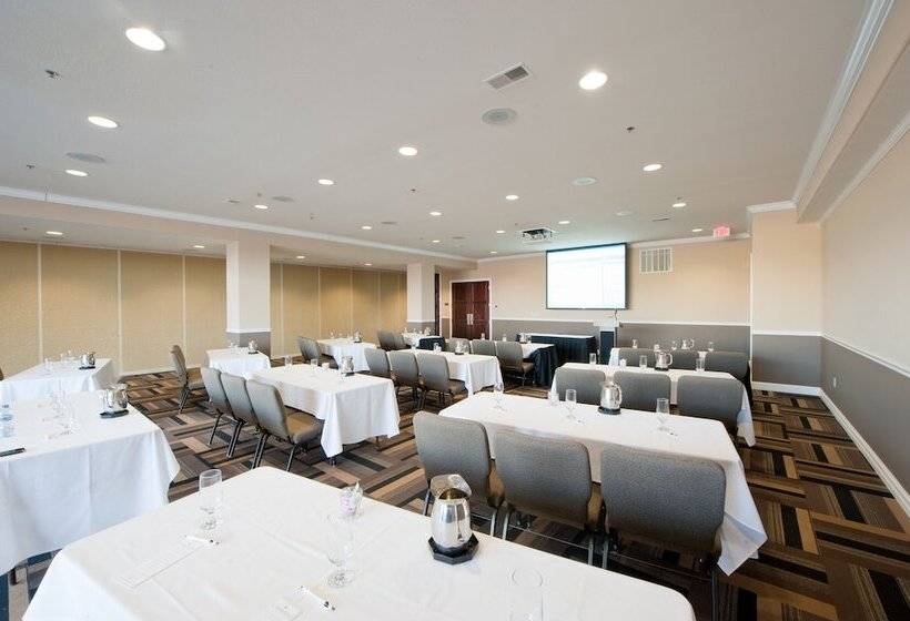 فندق Camden On The Lake Resort