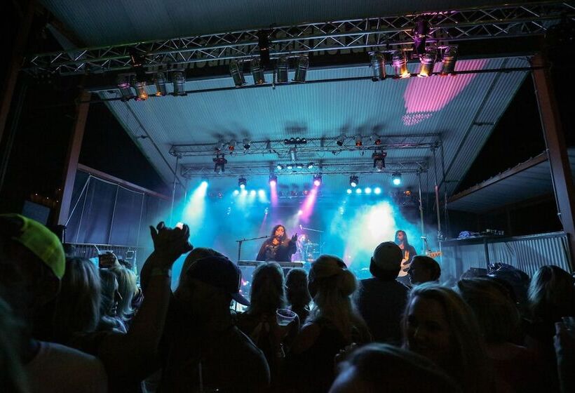 فندق Camden On The Lake Resort