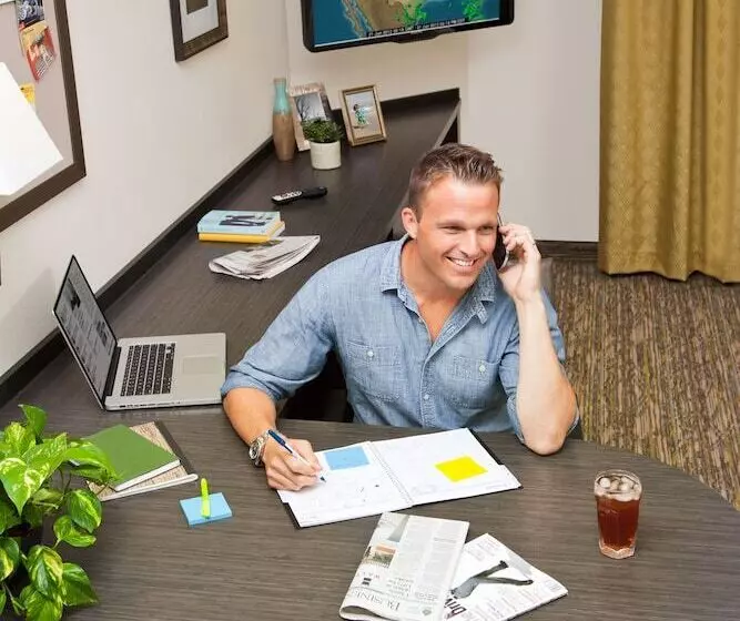 호텔 Candlewood Suites North Little Rock, An Ihg