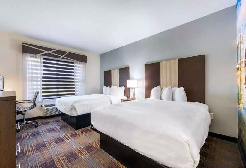 Отель Clarion Pointe Madisonhuntsville