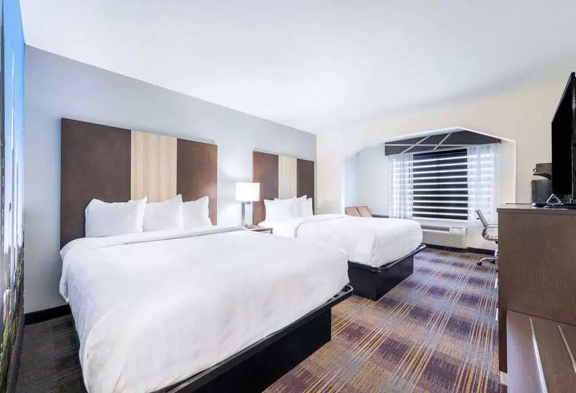 Отель Clarion Pointe Madisonhuntsville