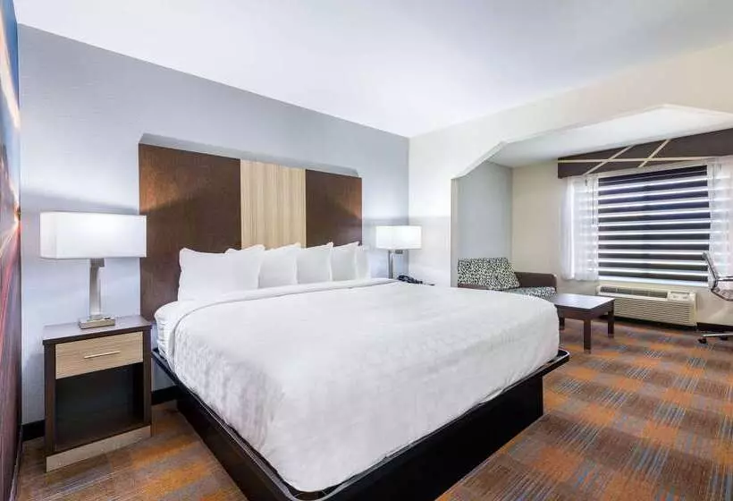 Отель Clarion Pointe Madisonhuntsville