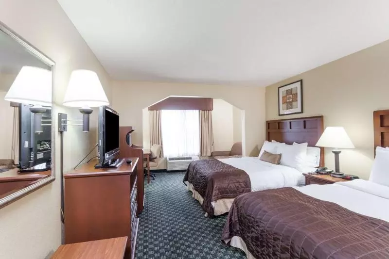 Отель Clarion Pointe Madisonhuntsville