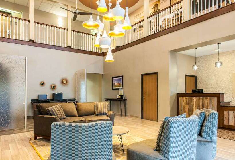 בית מלון כפרי Comfort Suites