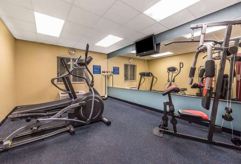 בית מלון כפרי Days Inn By Wyndham Rockdale Texas