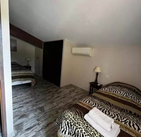 Отель Domaine De La Tannerie Chambres D Hôtes Et Appartements