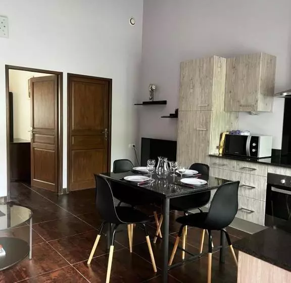 Отель Domaine De La Tannerie Chambres D Hôtes Et Appartements