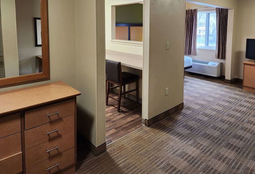 Отель Suburban Studios Columbus East