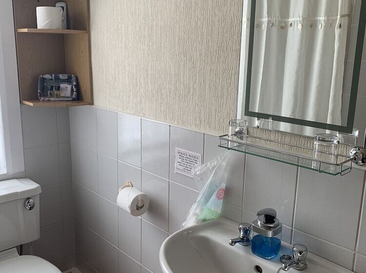 בית מלון כפרי Green Gables Guest House