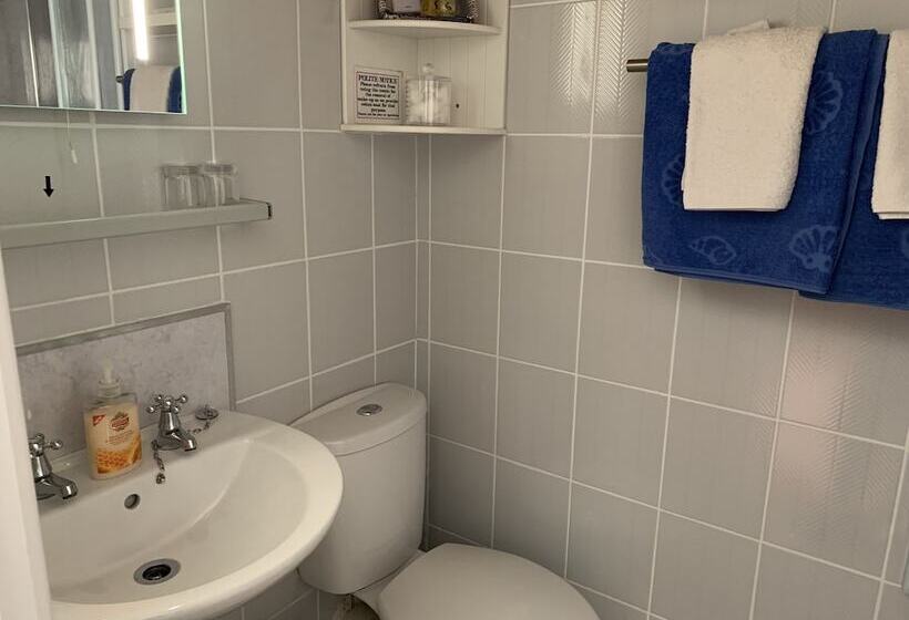 בית מלון כפרי Green Gables Guest House