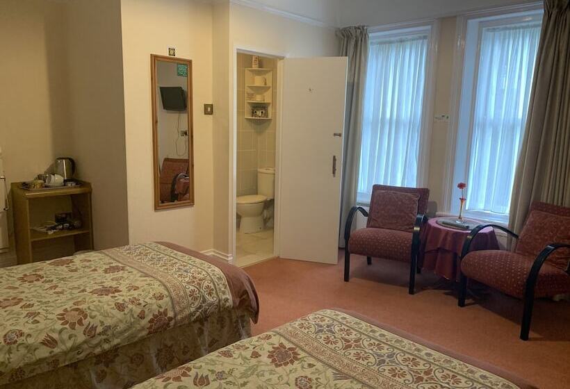 בית מלון כפרי Green Gables Guest House