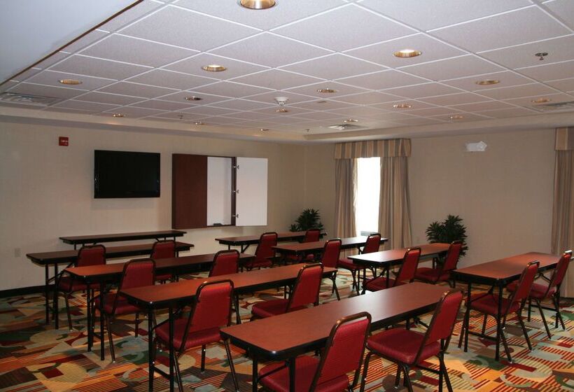 فندق Hampton Inn & Suites Clevelandmentor