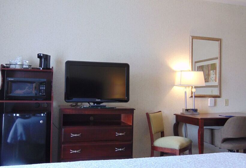 فندق Hampton Inn & Suites Clevelandmentor
