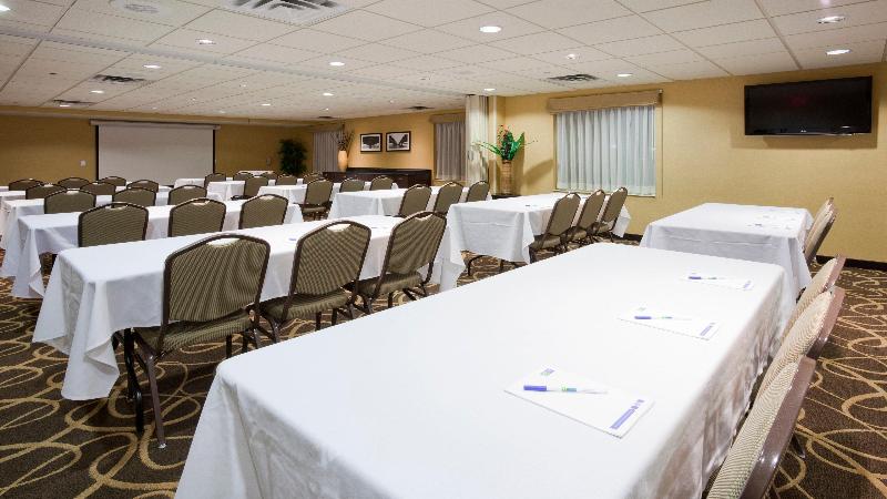 Holiday Inn Express Hotel & Suites Rogers, An Ihg