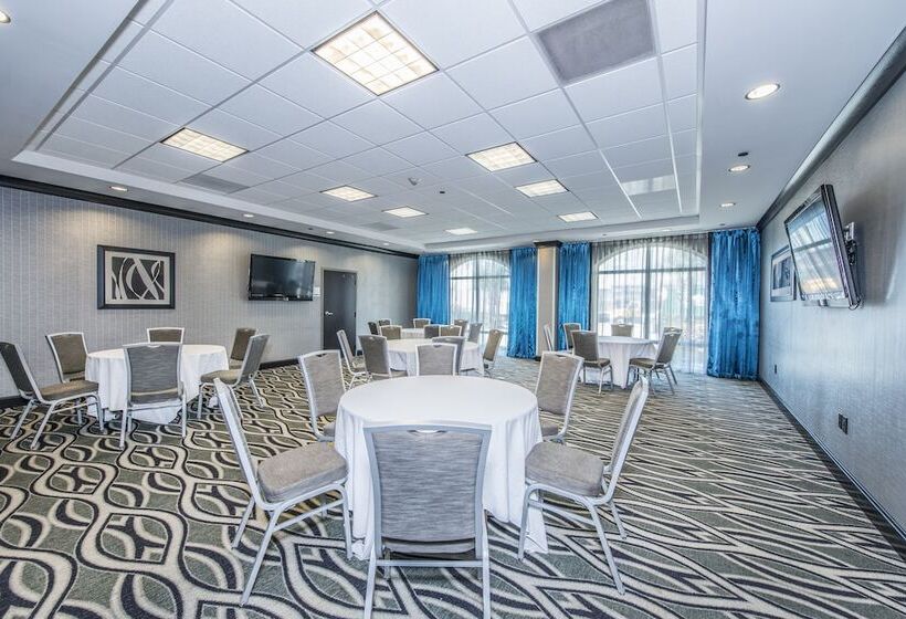 فندق Holiday Inn Express & Suites Charleston Arpt Conv Ctr Area, An Ihg