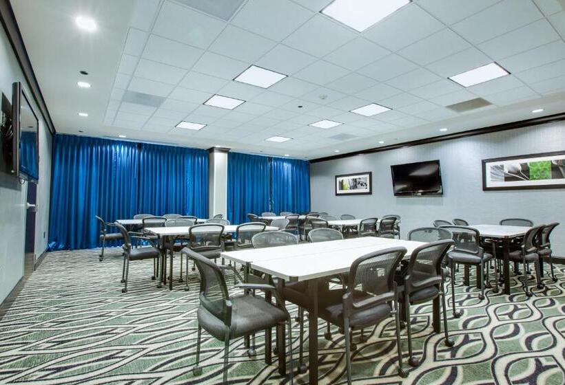 فندق Holiday Inn Express & Suites Charleston Arpt Conv Ctr Area, An Ihg