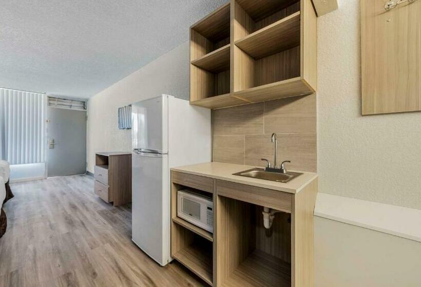 酒店 Suburban Studios Pueblo North