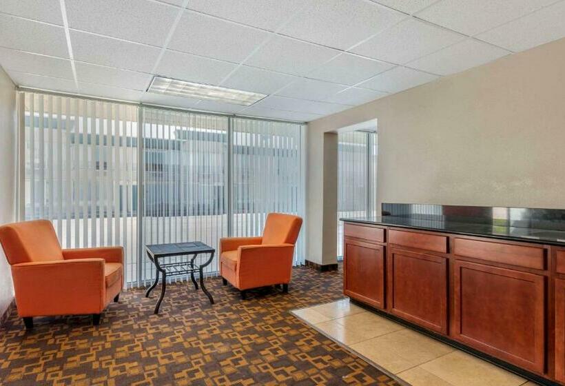 酒店 Suburban Studios Pueblo North