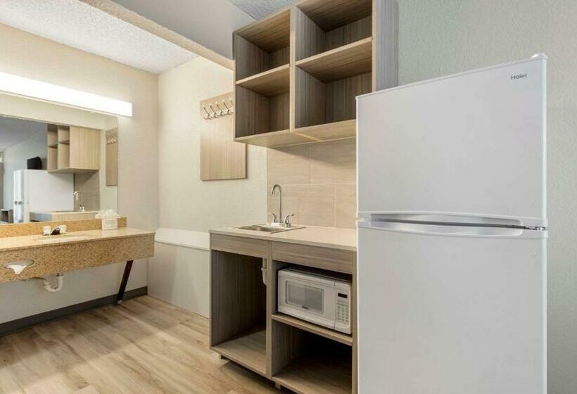 酒店 Suburban Studios Pueblo North