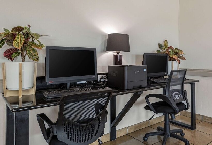 酒店 Suburban Studios Pueblo North