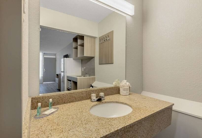 酒店 Suburban Studios Pueblo North