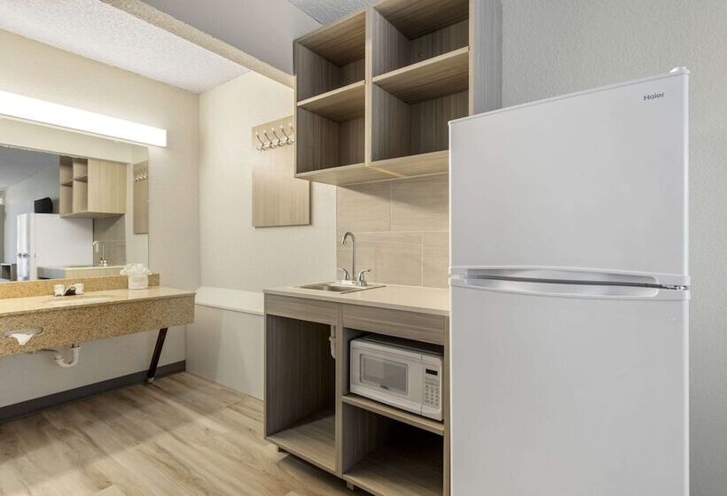 酒店 Suburban Studios Pueblo North