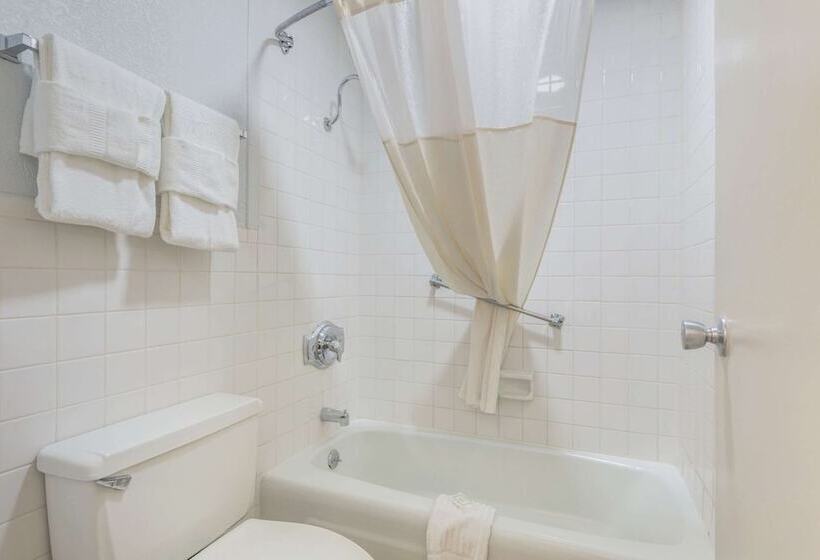 酒店 Suburban Studios Pueblo North