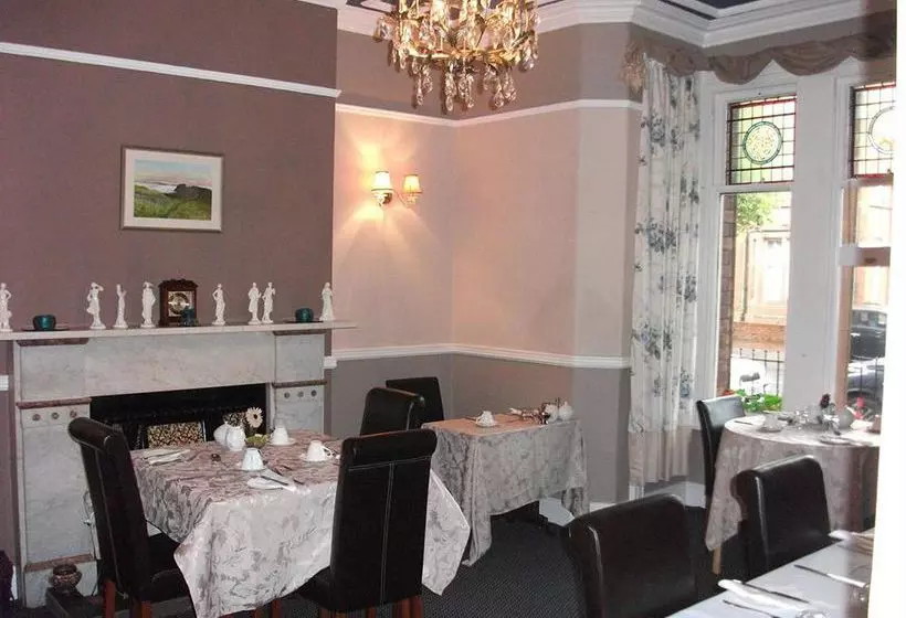 Отель Townhouse Bed & Breakfast