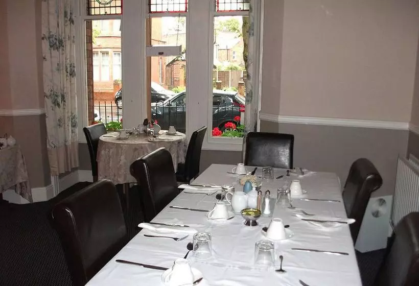 Отель Townhouse Bed & Breakfast