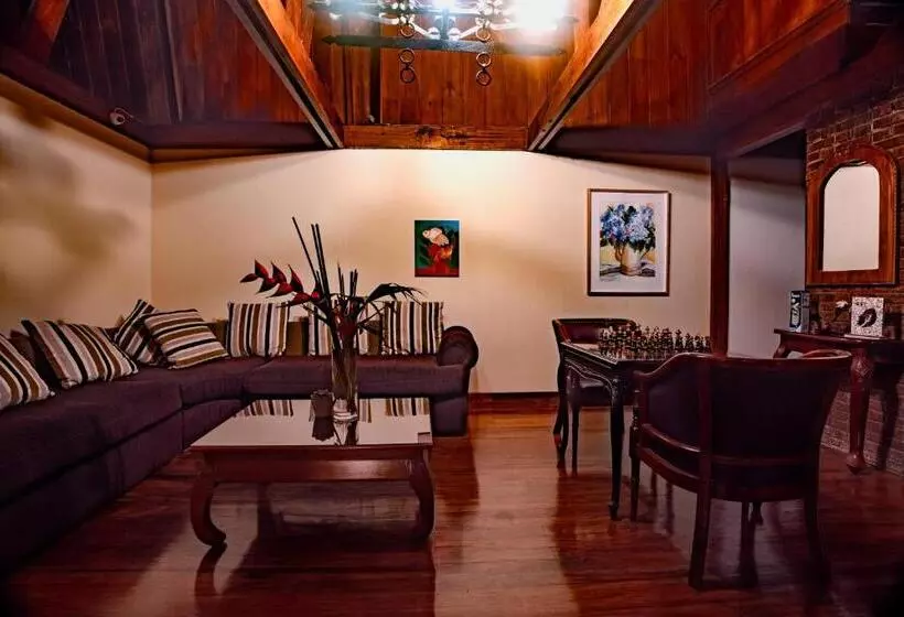 هتل Villa Florencia