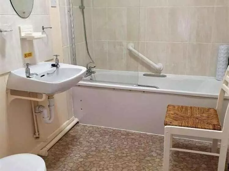 Hotel Avoncourt Lodge