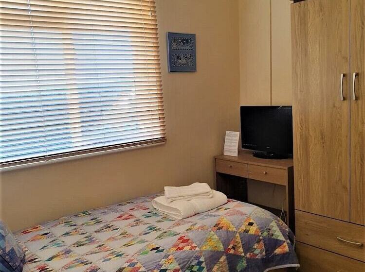 בית מלון כפרי Avoncourt Lodge