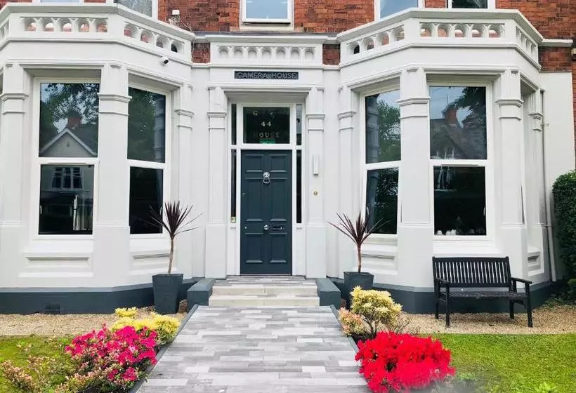 Hotelli Camera Guesthouse