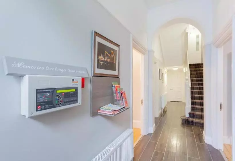 Hotelli Camera Guesthouse