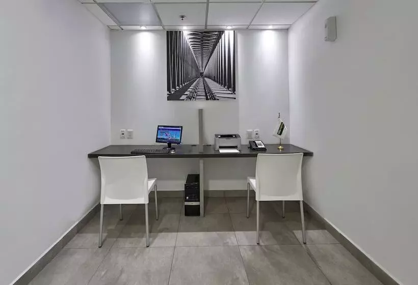 酒店 City Express Junior By Marriott Guadalajara Periferico Sur