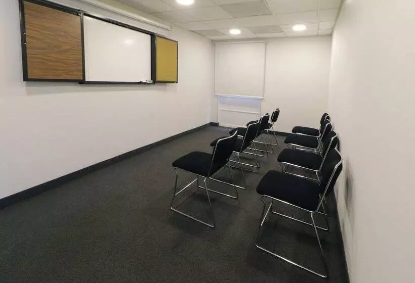 酒店 City Express Junior By Marriott Guadalajara Periferico Sur