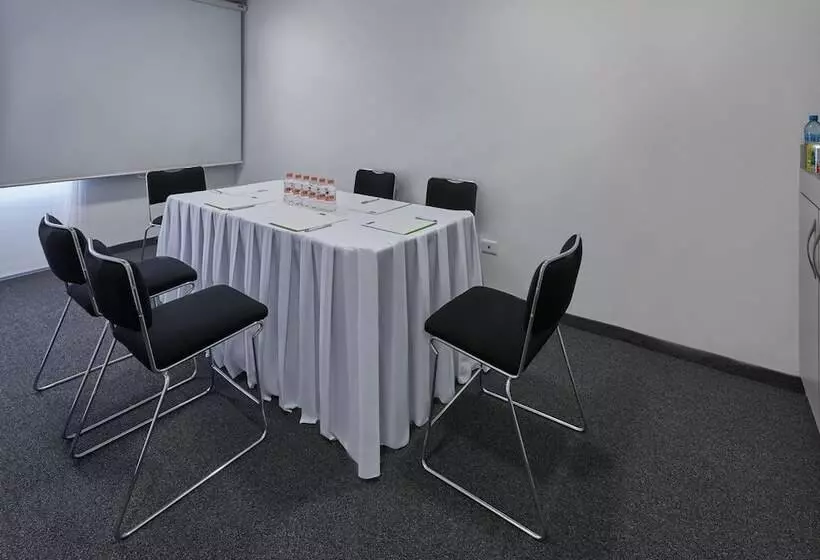 酒店 City Express Junior By Marriott Guadalajara Periferico Sur