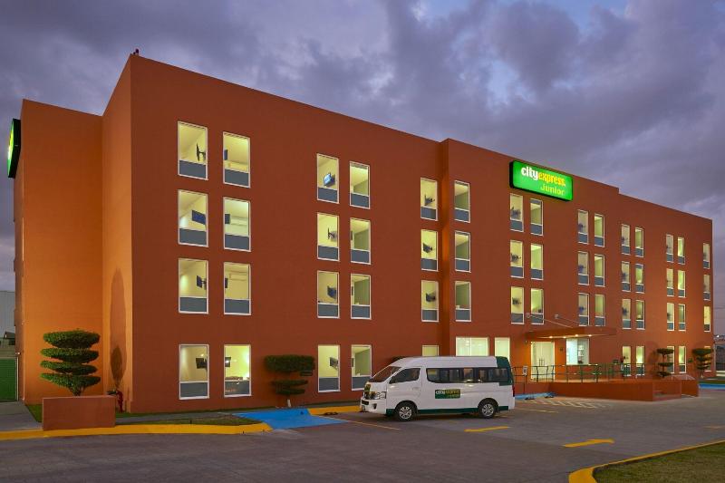 فندق City Express Junior By Marriott Guadalajara Periferico Sur