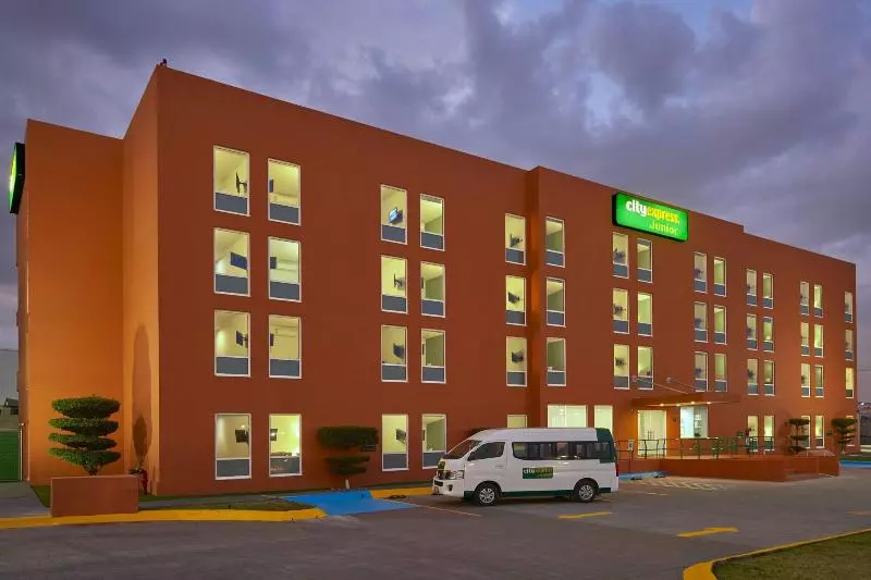 酒店 City Express Junior By Marriott Guadalajara Periferico Sur