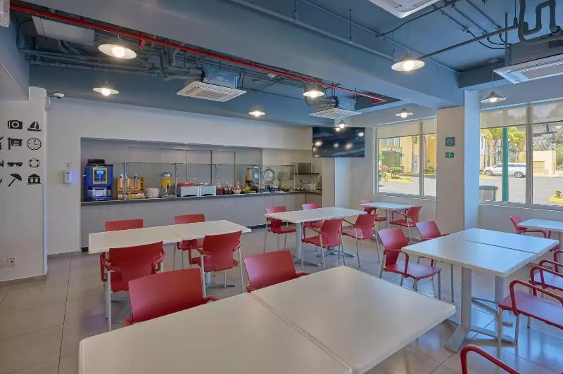 酒店 City Express Junior By Marriott Guadalajara Periferico Sur